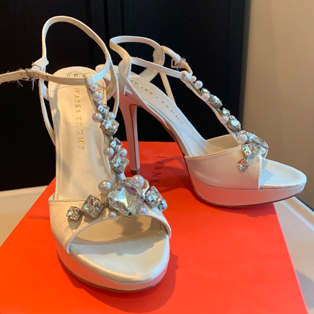 Ivanka Trump Ivory satin heels size 8 1/2